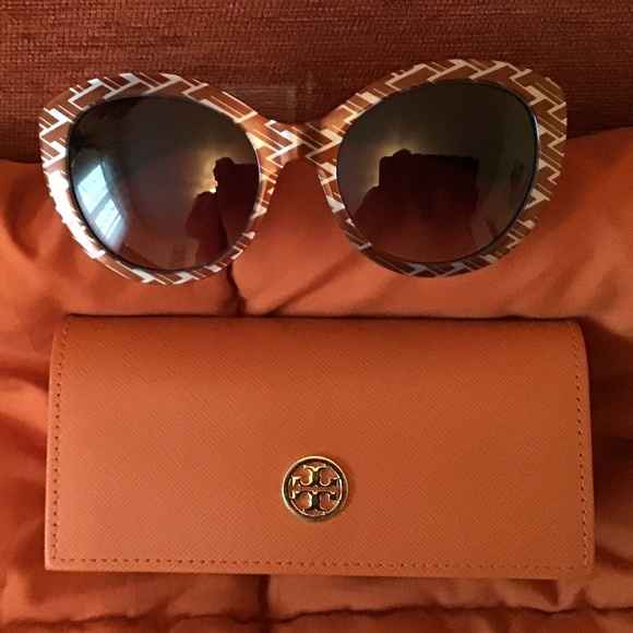 Tory Burch Accessories - Tory Burch Sunglasses and the case